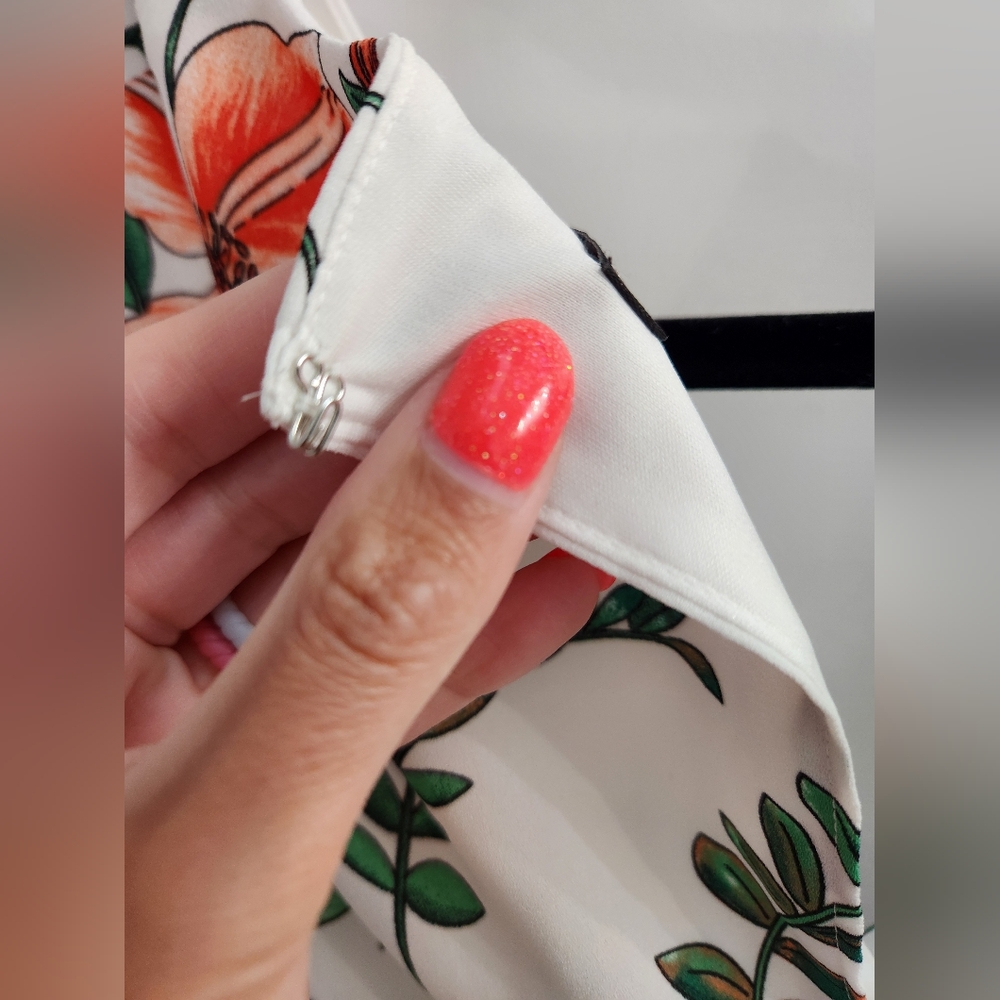 Express White Floral Mini Dress - Picture 4 of 7